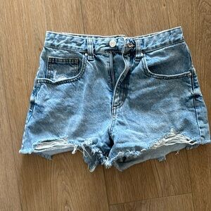 Women’s high rise mom cotton on shorts size 4